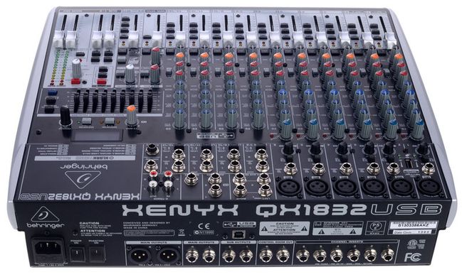 Микшерный пульт Behringer Xenyx QX1832USB