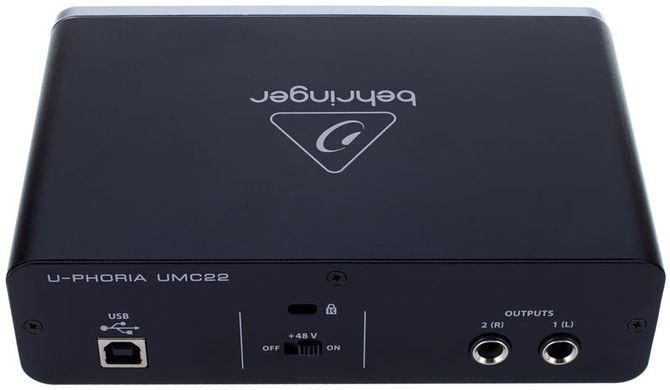 USB аудіоінтерфейс Behringer UMC22