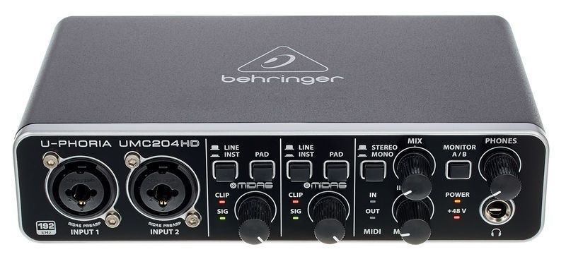 USB аудиоинтерфейс Behringer UMC204 HD