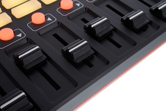 MIDI-контроллер AKAI APC mini